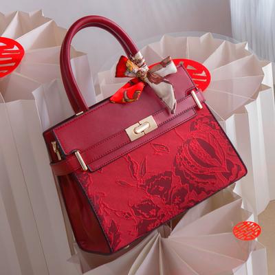 Chinese-style Jacquard Embroidered Mother's Handbag for Middle-aged Women, Elegant Red Wedding Bag, Suitable for Daily Use As a Gift