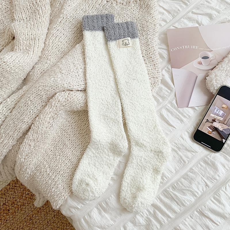 

Women s Winter Fleece and Thickened Warm Home Sleep and Postpartum Confinement Calf Socks 1 pair белый