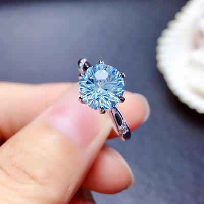Himmelblauer Topasring mit Super-Flash-Schliff – 2 Karat Verstellbares Design