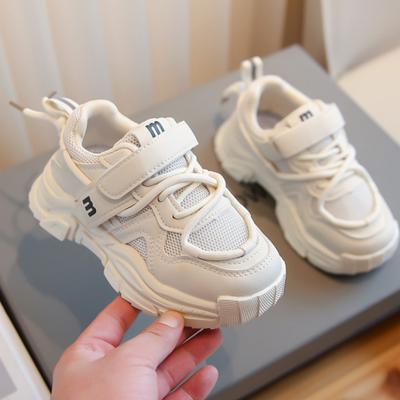Zapatos blancos pequeños de otoño para niños y niñas, zapatillas antideslizantes con Velcro, zapatos individuales de malla, zapatos casuales versátiles para papá