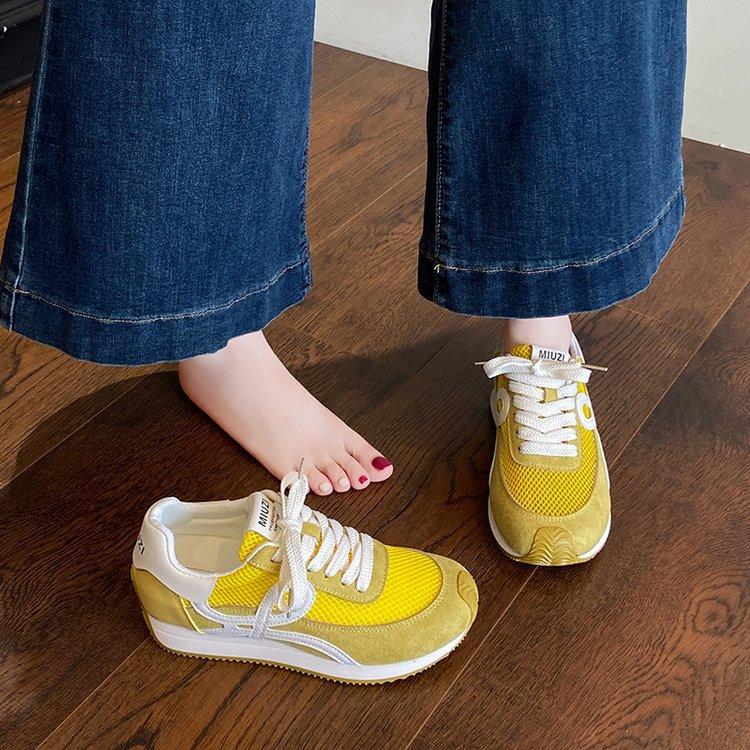 Inre höjning Tyska träningsskor dam sommar 2025 nya andningsbara nät sportskor luktar inte fötter casual retro bräde skor