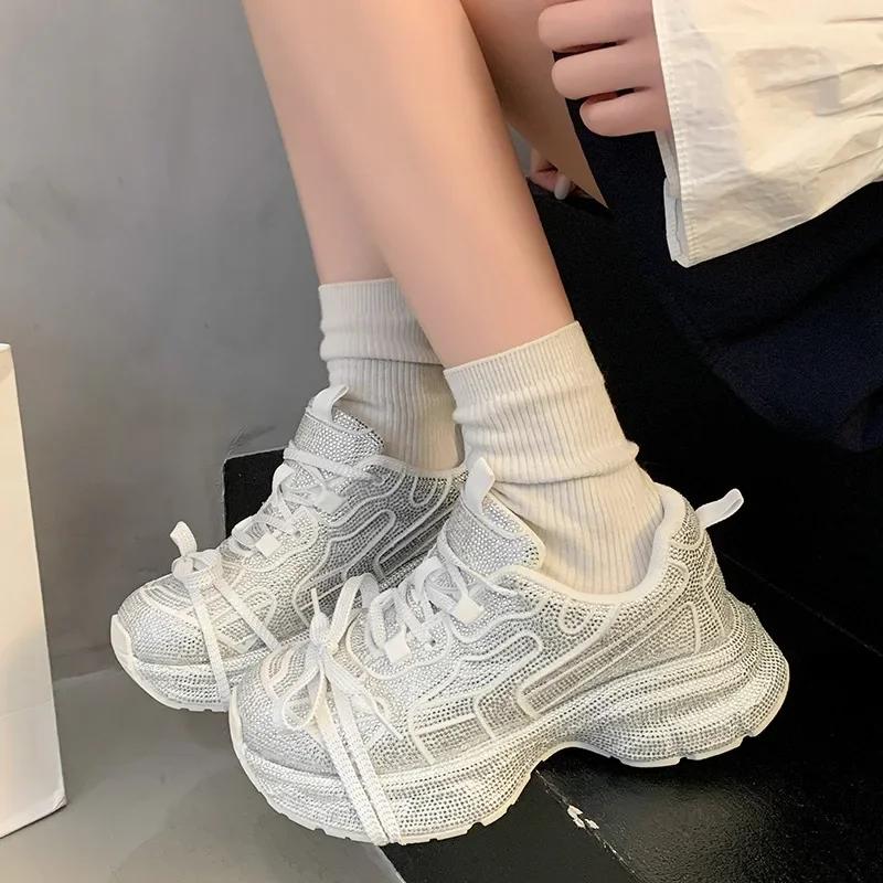 Μόδα 2025 Γυναικεία Παπούτσια Μπαμπά Λαμπερά Στρας Χοντρή Σόλα Casual Αθλητικά Φλας Φθινόπωρο Σόλα από Καουτσούκ Δεν Καλύπτουν τον Αστράγαλο