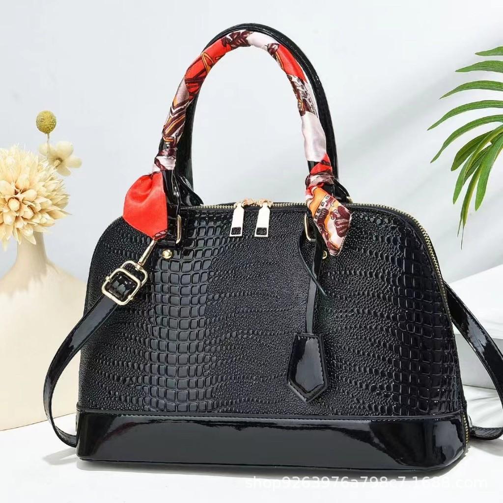 Shell Shape Pu Handbag For Women With Crocodile Pattern And Contrast Elements For Daily Use