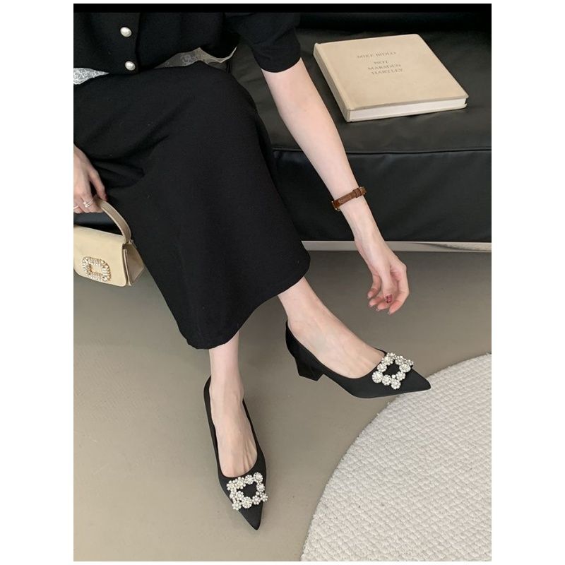 Spring French small fragrant wind pointed rhinestone shallow mouth soft leather middle heel shoes new thick heel single shoes children