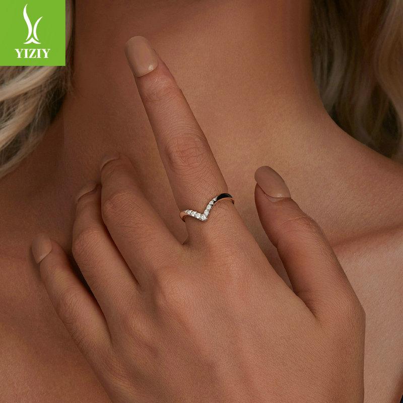 Classic V-Shaped Moissanite Ring For Women, Elegant And Minimalist S925 Sterling Silver Ring Jewelry.