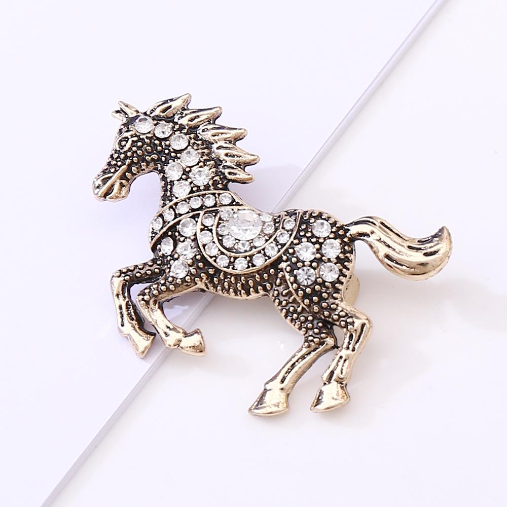 2026 Fashion Light Luxury Retro Enamel Horse Rhinestone Brooch, Versatile Anti-light Clothing Corsage Jewelry Pin