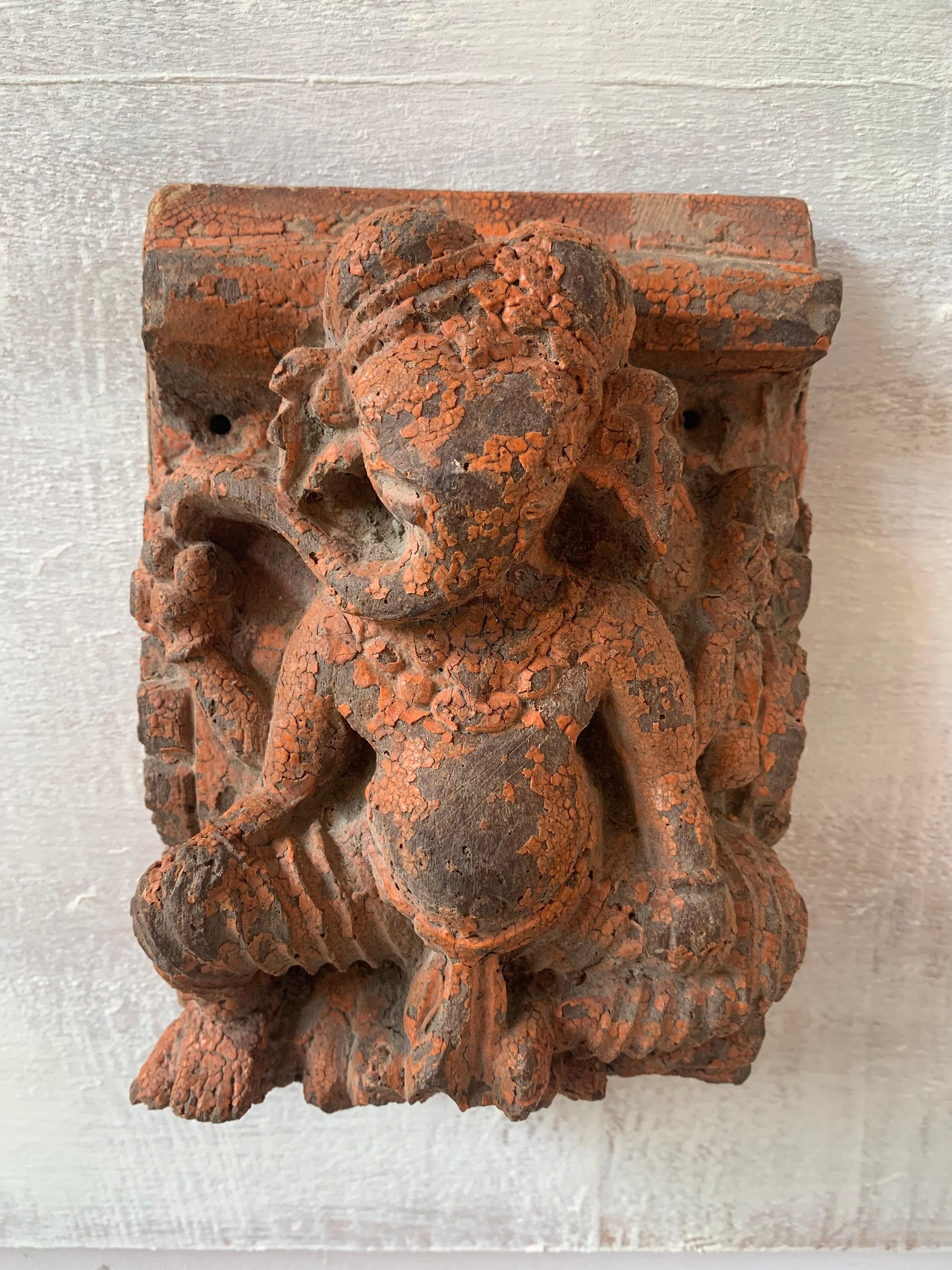 

Antique Hand Carved Wooden Ganesha Statue: Hindu Religious Wall Mount 16” X 8” X 24” (l x w x h) різнокольоровий