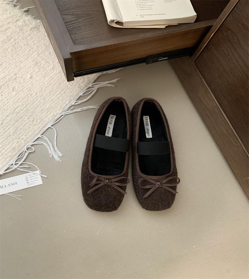 

2025 Korean version of autumn new fashion one-word with Mary Jane shoes flat bottom shallow mouth bow women s single shoes 39 темно-коричневого