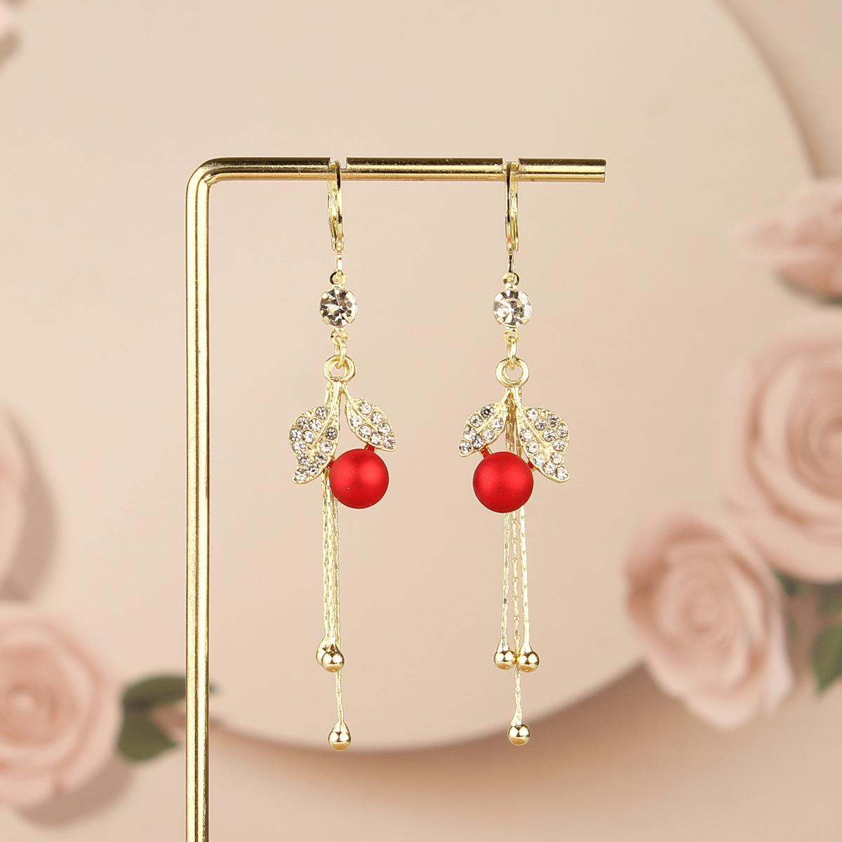 

Exquisite 2025 French Fashion Red Tassel Earrings with Rhinestone-Leaf and Frosted Pearl Design for Women