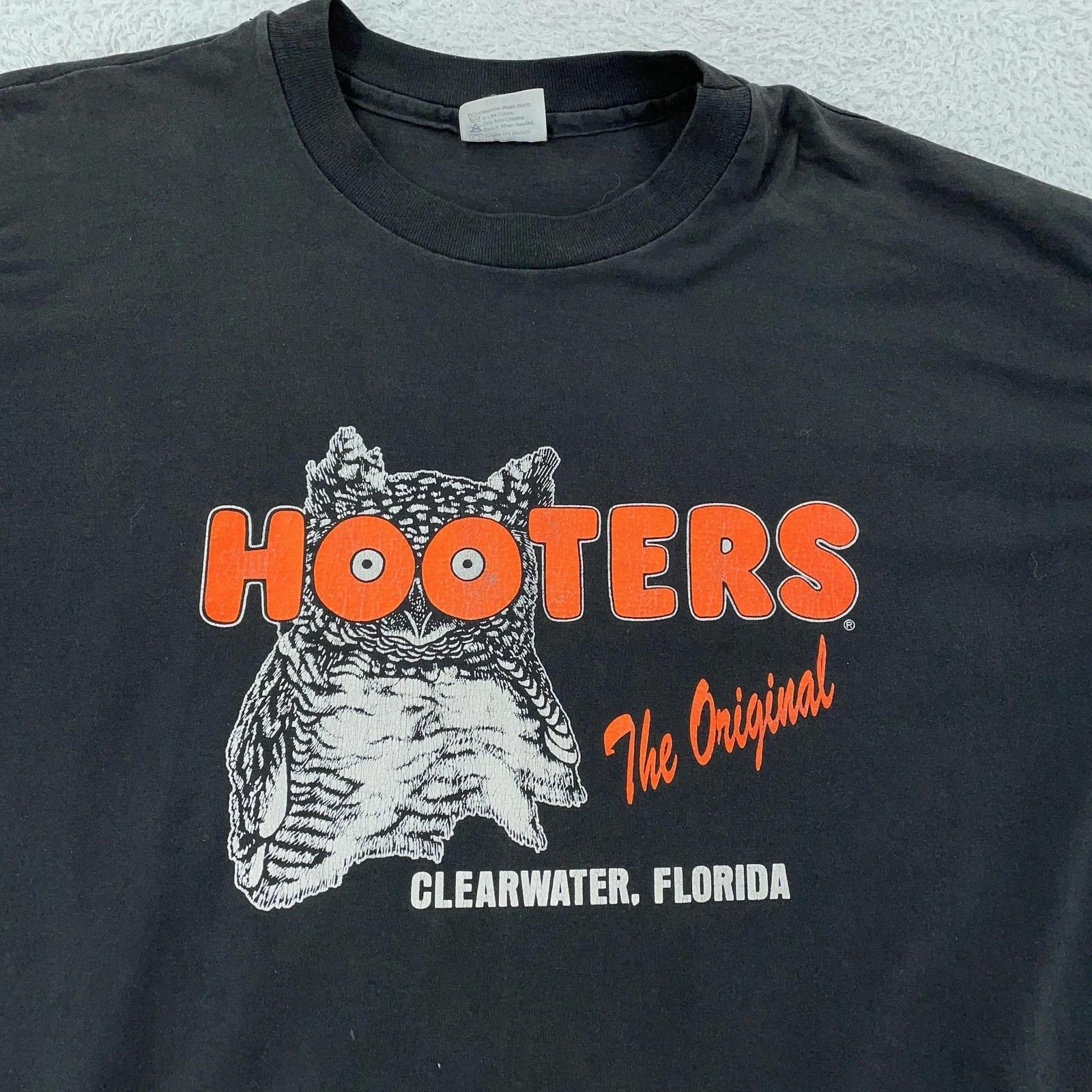 

Vintage Hooters Clearwater Florida T-Shirt Mens XL More Than A Mouthful USA 90s 2XL