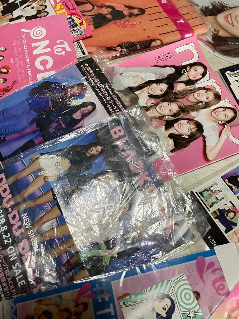 [USED] Approximately 60 TWICE Merchandise Momo.mina Items