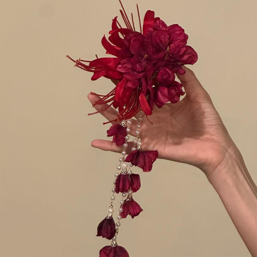 Elegante Fermaglio per Capelli con Nappa a Fiore di Perla - Accessorio Versatile Duckbill Retrò