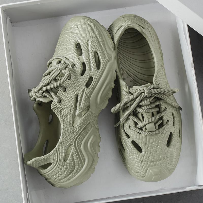 Men's new comfortable and trendy fashion daily casual round head thick sole color matching hole shoes breathable bag head men's shoes