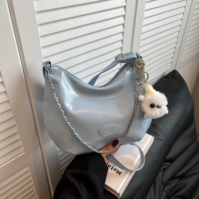 Casual student soft surface large-capacity bag women's new summer work commuter bag fashionable shoulder messenger bag