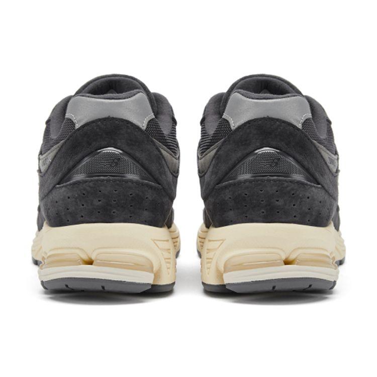 New Balance 2002R Phantom Unisex Sneakers Black Dark-Grey M2002RHO