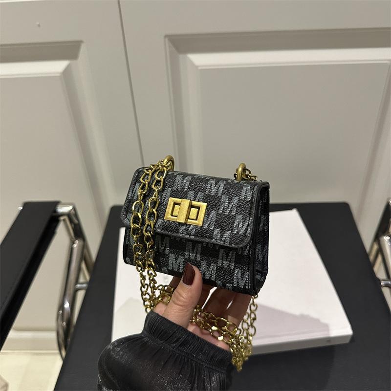 2025 spring new fashion shoulder bag casual chain small square bag women's fashion personalized beautiful messenger bag