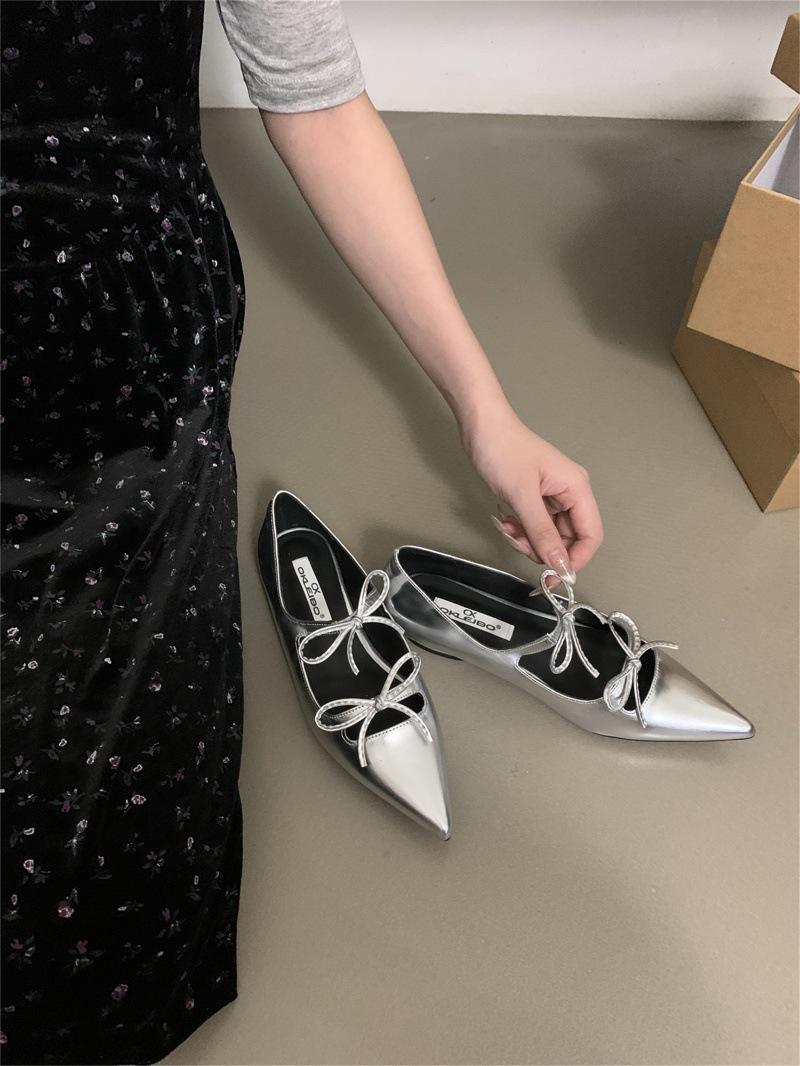 

Французский темперамент, тонкий носок, заостренный носок, женские туфли, осень 2024 года, новая корейская версия, нежные сказочные банты, туфли Мэри Джейн 35 серебряный