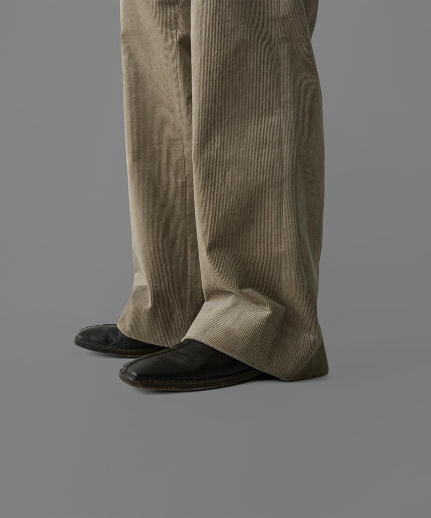 Baulopeulodeogteu Semi-Flare Corduroy Pants [Beige]