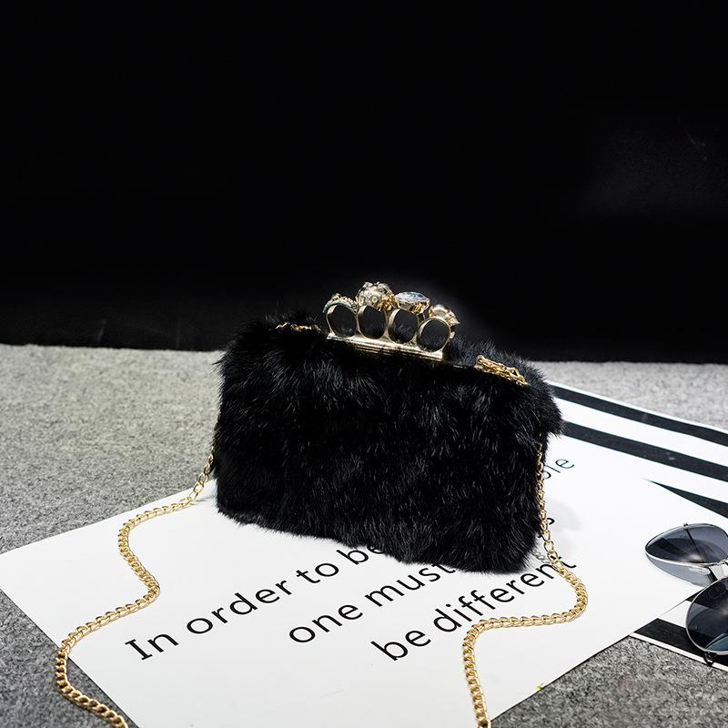 

New rabbit fur dinner bag trendy shoulder messenger bag temperament hand in hand small bag trendy women s bag
