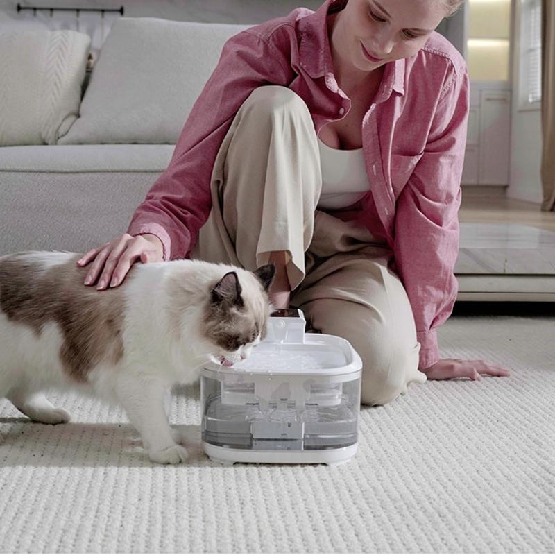 USB Rechargeable Pet Water Fountain 5000mah Battery Large Capacity 4.5L Quiet Operations for Cats Small Dog Watering Use