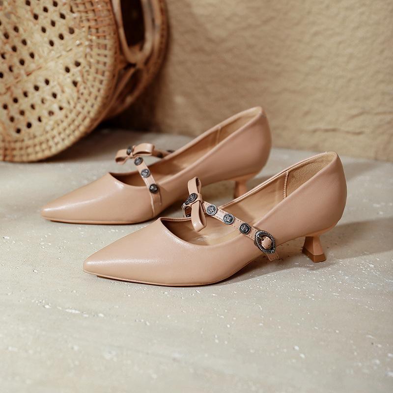 

Ретро одинарная обувь средний каблук 2025 новая обувь большого размера женская камелия острый носок высокие каблуки тонкий каблук французские туфли Мэри Джейн 42 абрикосовый