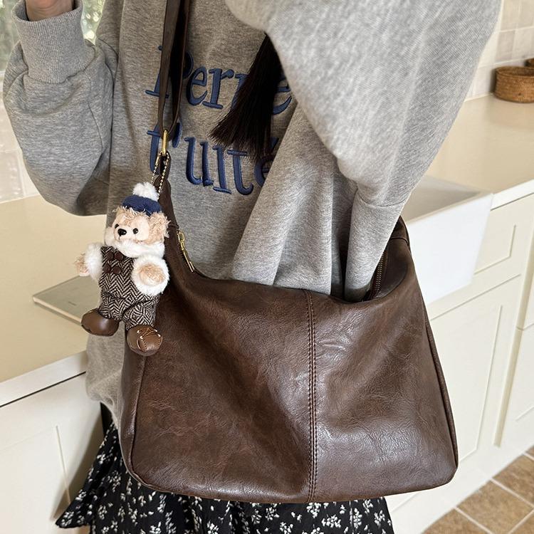 Retro messenger bag women's new trendy versatile large-capacity shoulder bag