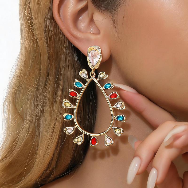 Dopamine Rhinestone Teardrop Ear Clips: Light Luxury European & American Style, High-End Niche Jewelry