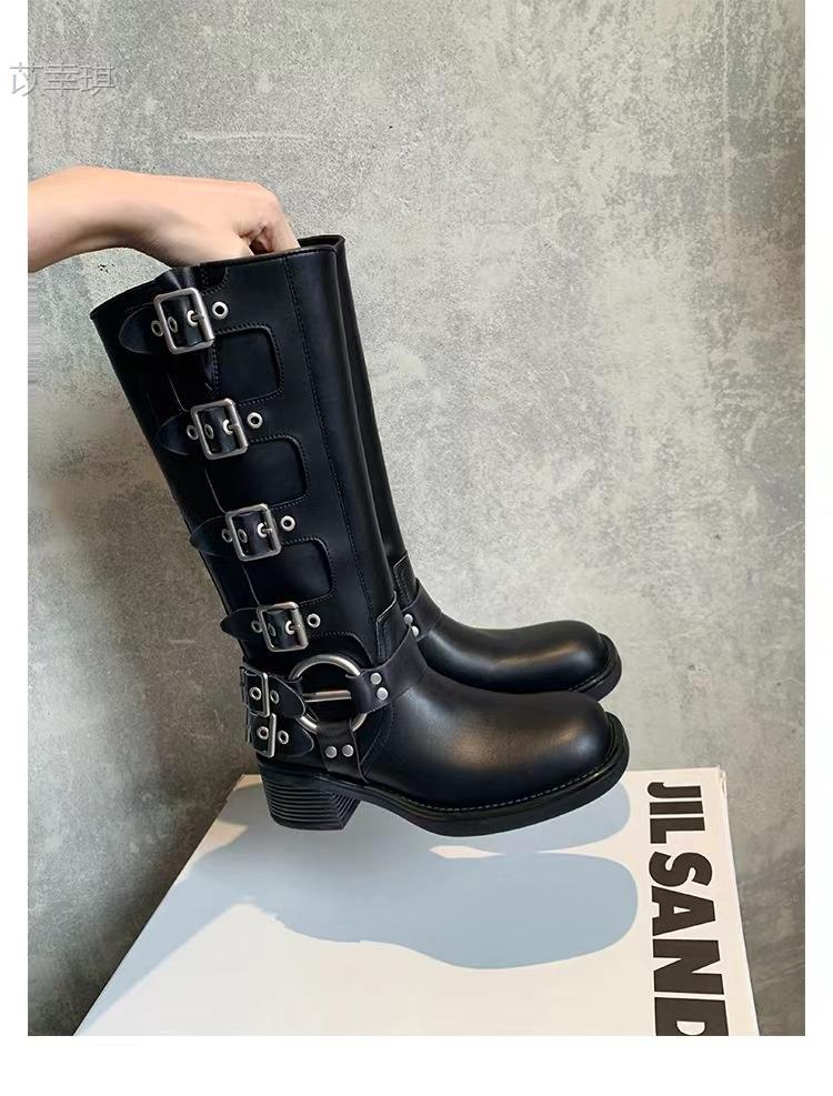 Whole cowhide~ Yi Mengling buckle catwalk belt buckle leather thick heel retro cowboy knight medium boots