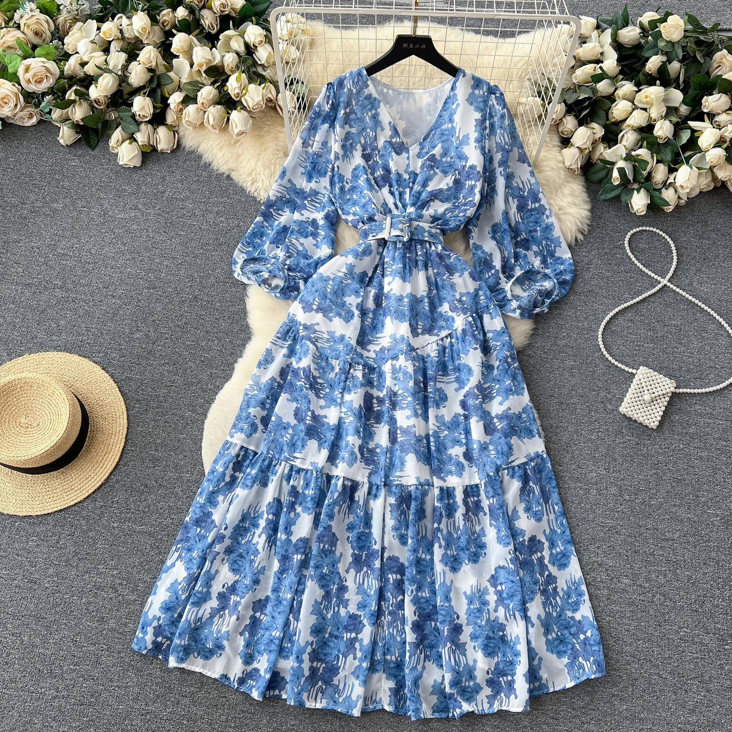 Осеннее винтажное женское платье миди с цветочным принтом — фото 21