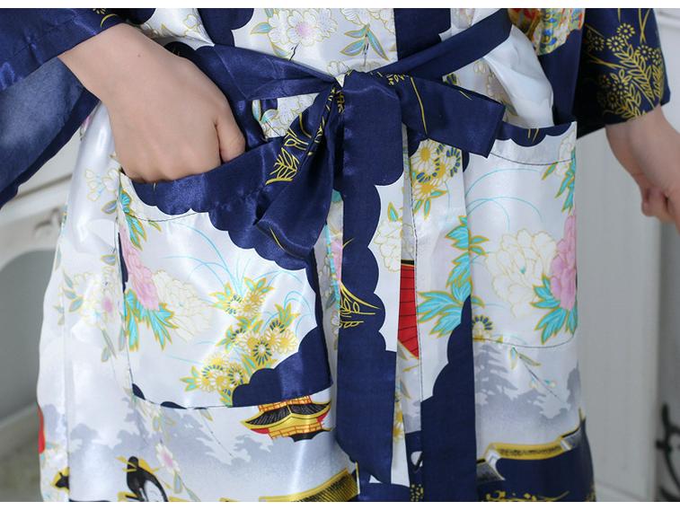 Εξαιρετικά Μακρύ Γυναικείο Μεταξωτό Ρόμπα Γκέισας σε Φλοράλ Σατέν Σχέδιο