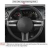 Schwarzes, handgenähtes, weiches und rutschfestes Kunstleder-Lenkradbezug für Ford Mustang 2005 2006 2007 2008 2009 2010 2011 2012