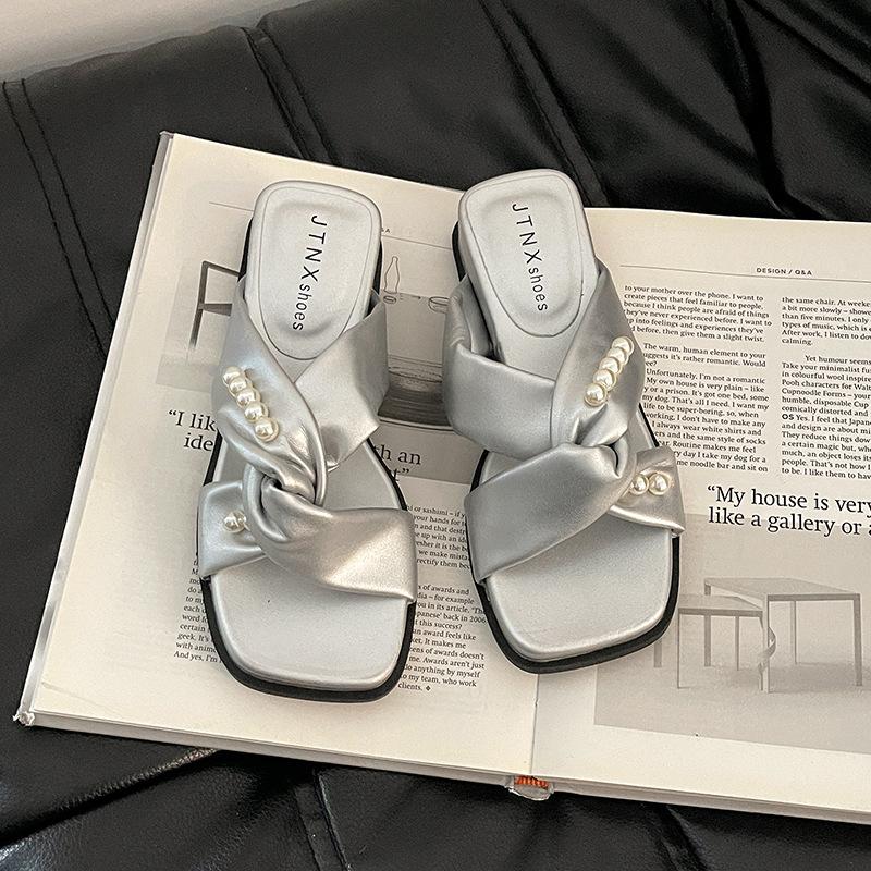 Retro pearl bow flat bottom cool slippers women's summer French fashion Xingkang outer wear with skirt one-word slippers
