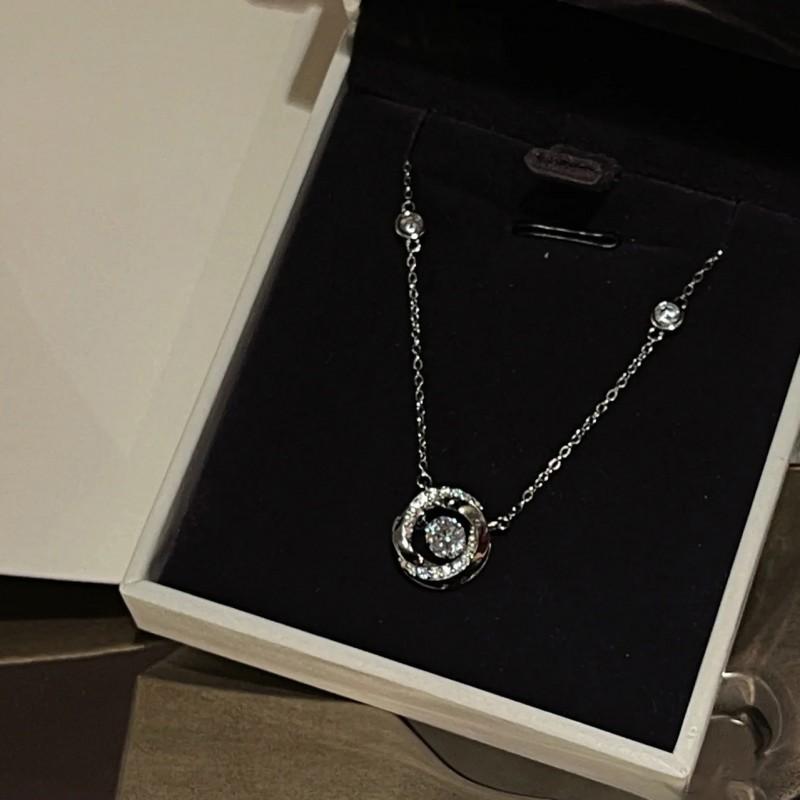 Womens Mobius Necklace Zircon Clavicle Chain Light Luxury Small Party