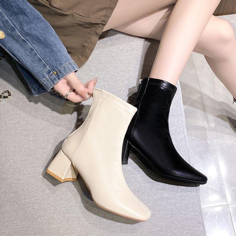 Shopping is light and not tired, daily 's boots and 's shoes are new, elegant, trendy, fashionable and versatile design is niche