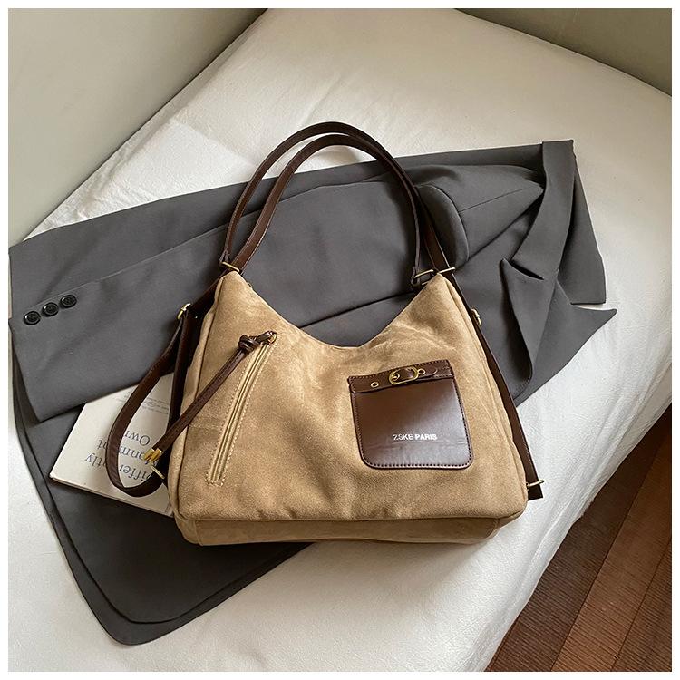 

Autumn new large-capacity shoulder bag 2025 women s Korean version temperament ins messenger bag casual commuter backpack