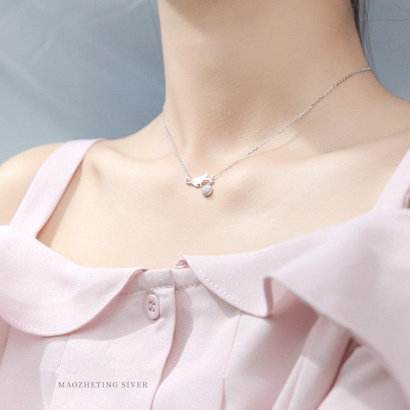 S925 Silver Cat Playing Ball Necklace - Simple & Versatile Clavicle Chain for Women