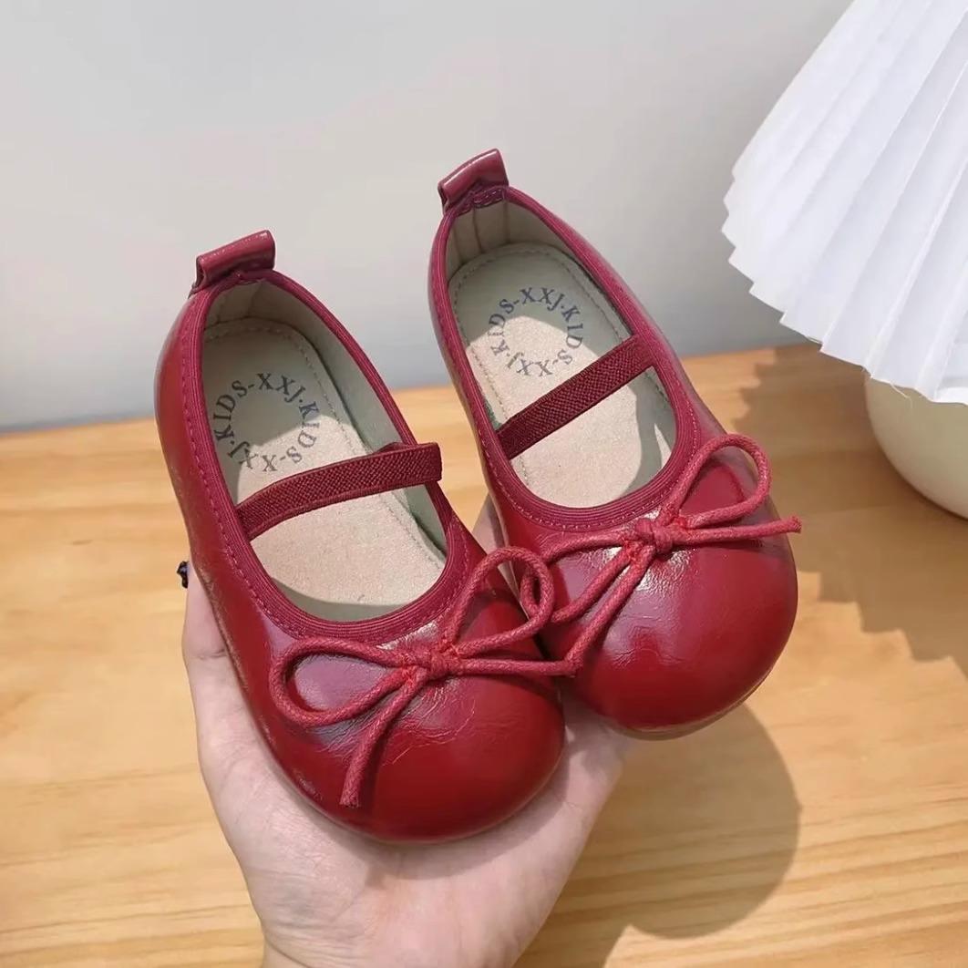 

Girls leather shoes, spring and autumn new silver shoes, little girl princess shoes, soft soled bean shoes, red single shoe trend 35 червоний