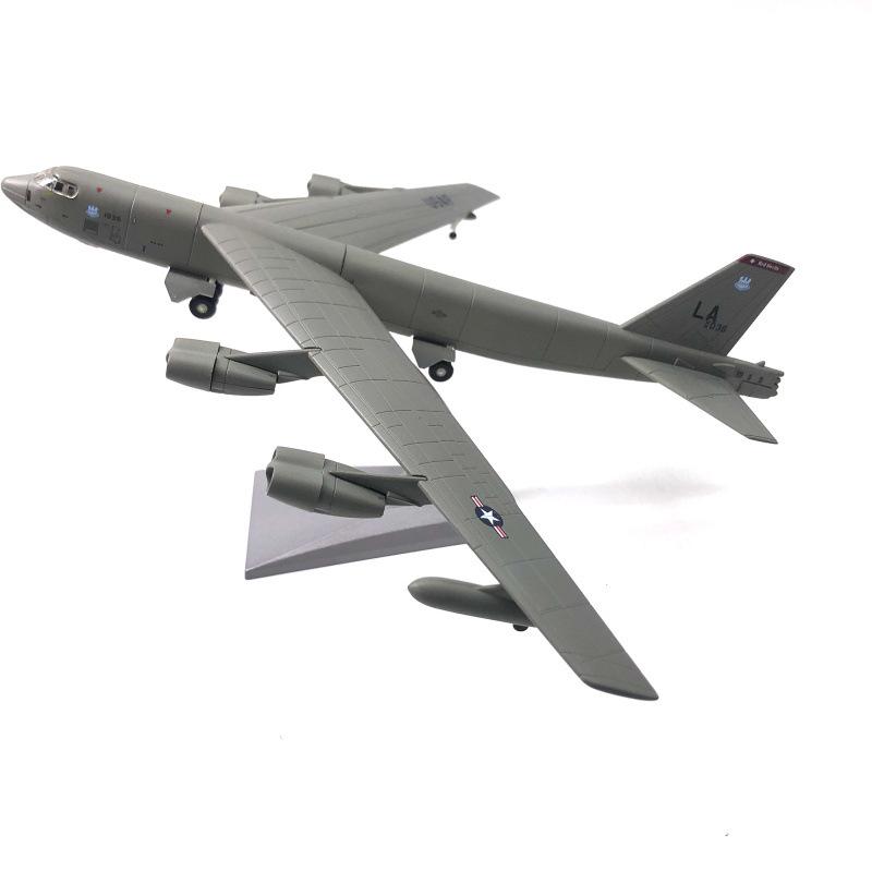 Repülőgép Modellek B-52 B-52H 1/200 Méretarányú Amerikai Hadsereg B52 Stratégiai Bombázóvadász Felnőtt Gyermek Repülőgép Játékok Kiállításhoz