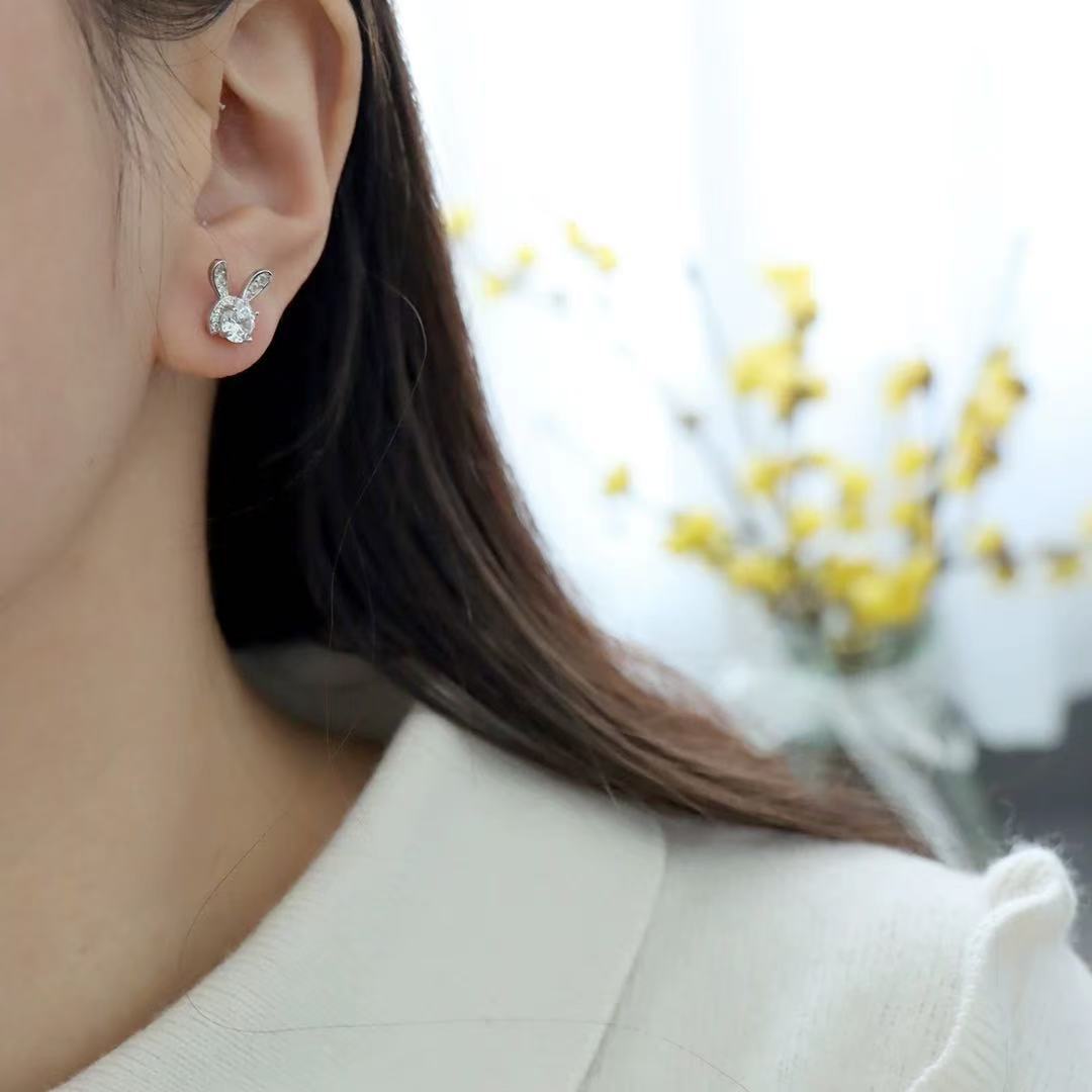 

Sweet and Small Zircon Rabbit Stud Earrings Cute Animal Earrings Ear Hole Ear Jewelry
