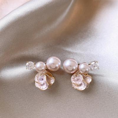 Pearl Flower Earrings Light Luxury Fashion Stud Earrings High Sense French Elegance Versatile Temperament Earrings Women