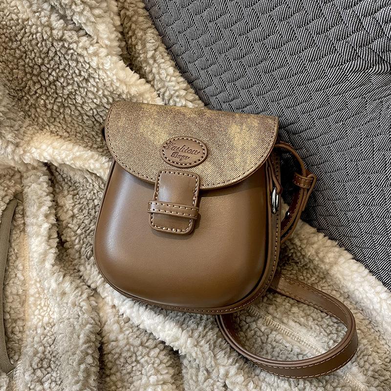 Modetrends Kleine Satteltasche für Damen im Winter, neue Farbkontrast-Design-Handtasche mit einzelner Schulter, Umhängetasche