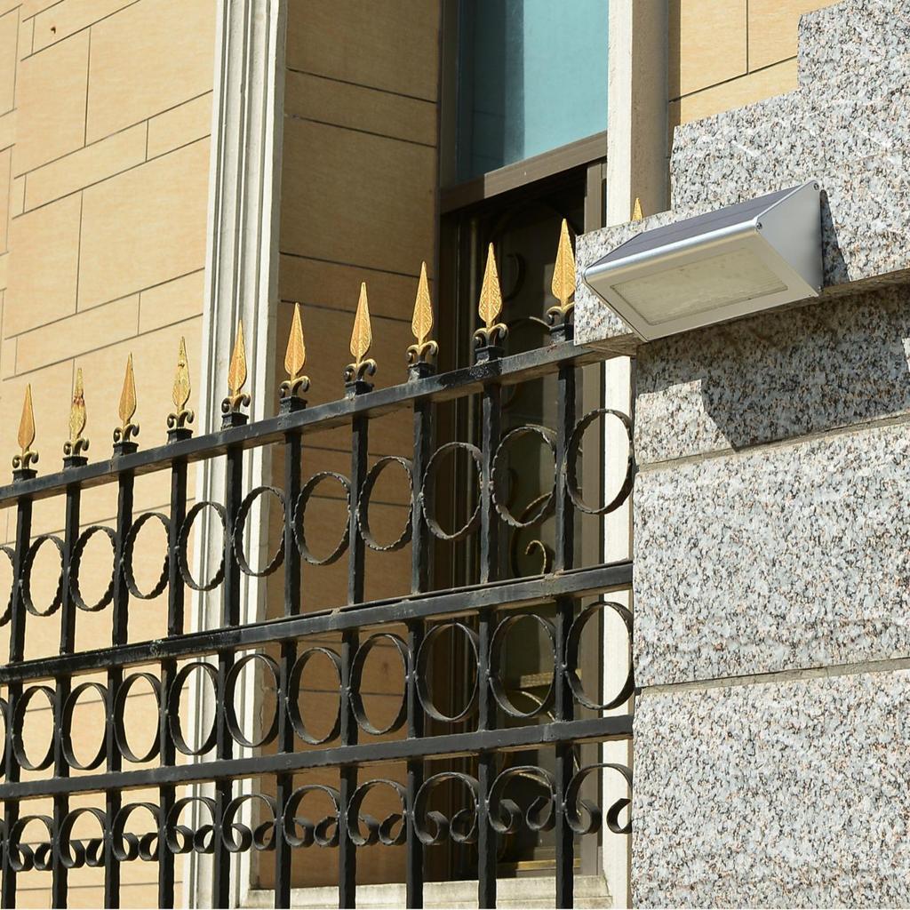 48-LED Solar Street Light with Aluminum Alloy & Intelligent Light Sensor for Courtyards