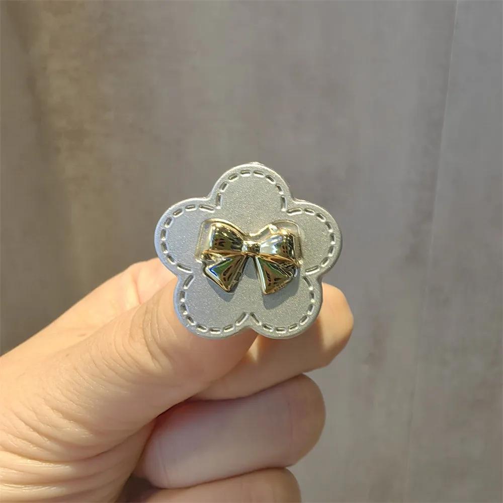 Módní síťovaná květina Ozdoby na boty Šněrovací přívěsky na tenisky Dívčí perlová krajková mašle Ozdoba na boty Šňůrky Spona 1 ks