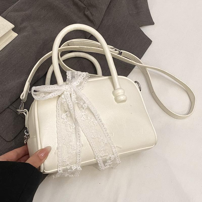 High sense women's bag 2025 new trendy fashion spring and summer niche design messenger bag popular portable pillow bag