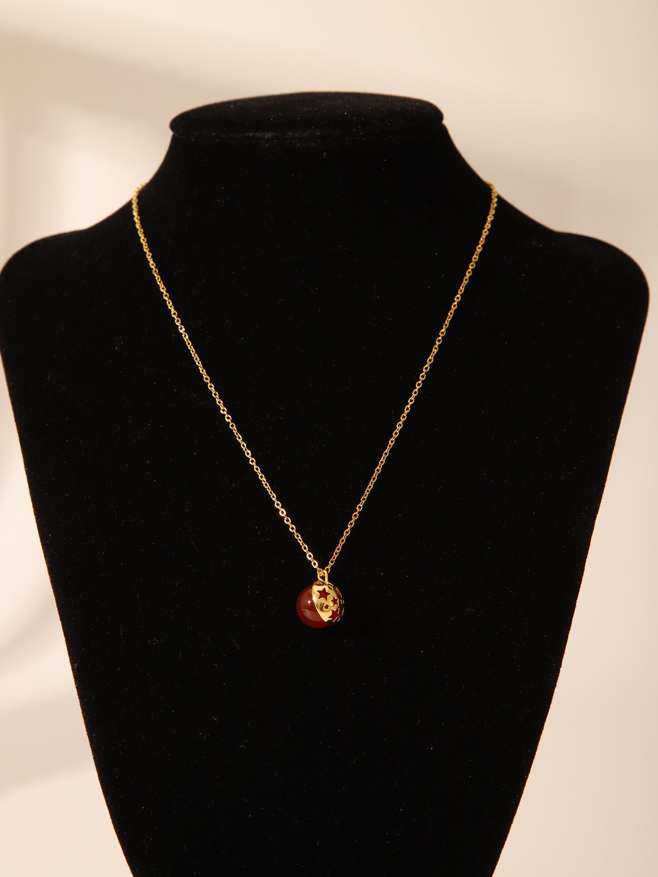 

Gold-Plated Pomegranate Red Cherry Necklace - Simple Korean Fashion Clavicle Chain for Women 18K Gold