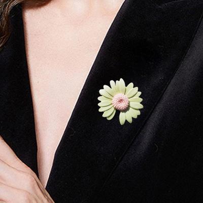 Brooch Pin Chrysanthemum Gap Japan Style Unisex Cartoon Floral Couple Brooch Clothes Decor