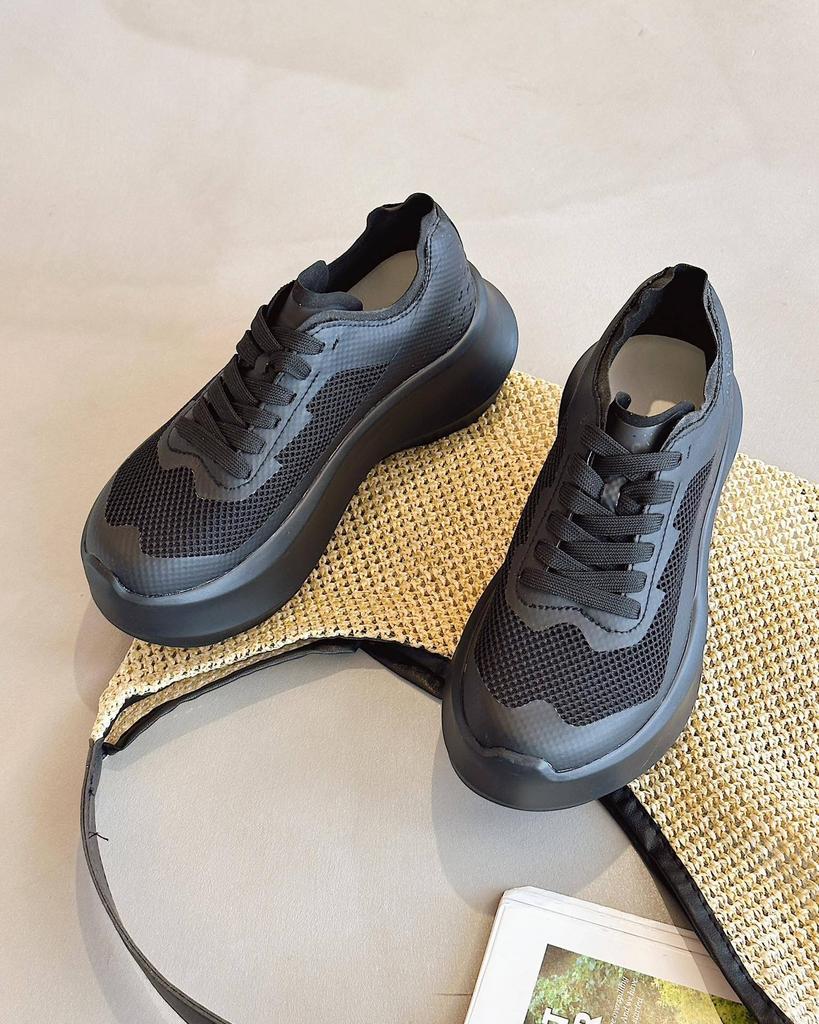 Star Lisa Has the Same Platform Shoes, Joint Spring and Autumn Lace-up Sports Shoes, Muffin Bottom Casual Little White Shoes.