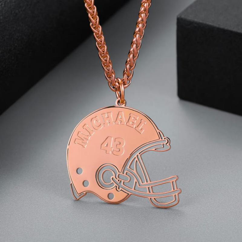 Qiuhan OEM/ODM Custom Sporty Football Helmet Necklace Personalized Jersey Number Pendant Necklace Gift for Boy and Man Necklace розового золота
