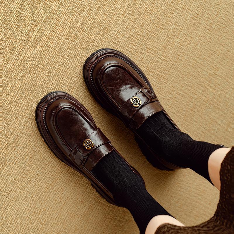 Sheepskin version of British style leather thick-soled heightening camellia loafers, female lazy one pedal with skirt, small leather shoes