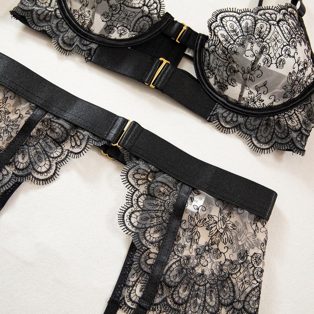 2026 Premium Sexy Women's Intimates Lingerie Set Underwear Floral Embroidery Lace Garter Belt Bra Set Luxury Intimates
